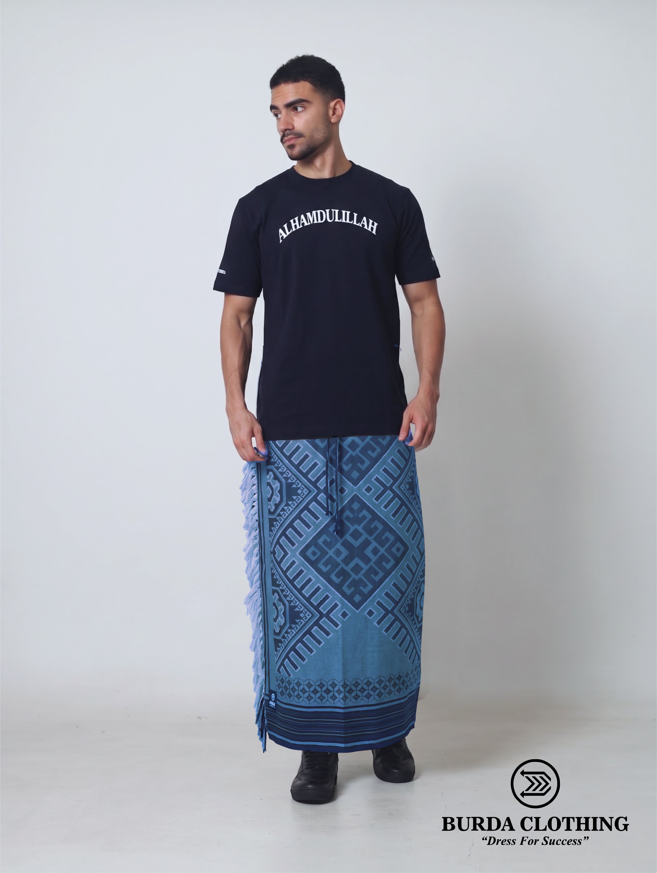 Izar Tube D8 Navy Blue by Burdaclothing