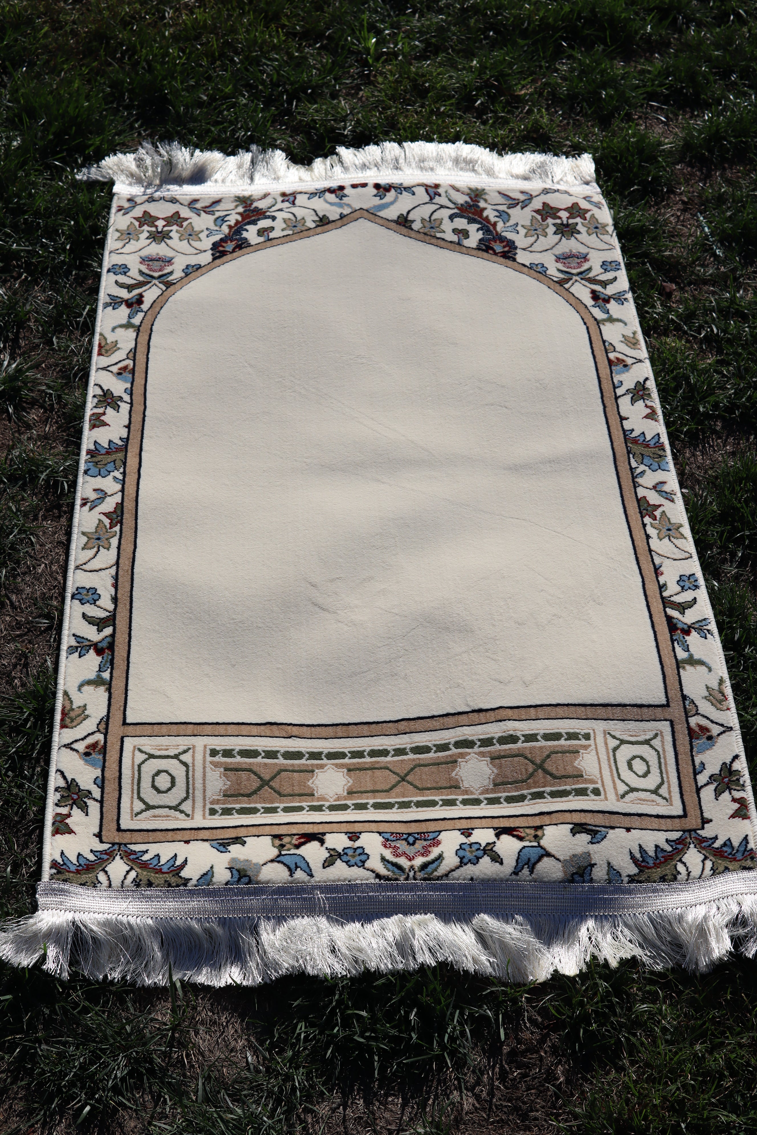 Medina Classic Carpet 1241-Cream by Burdaclothing