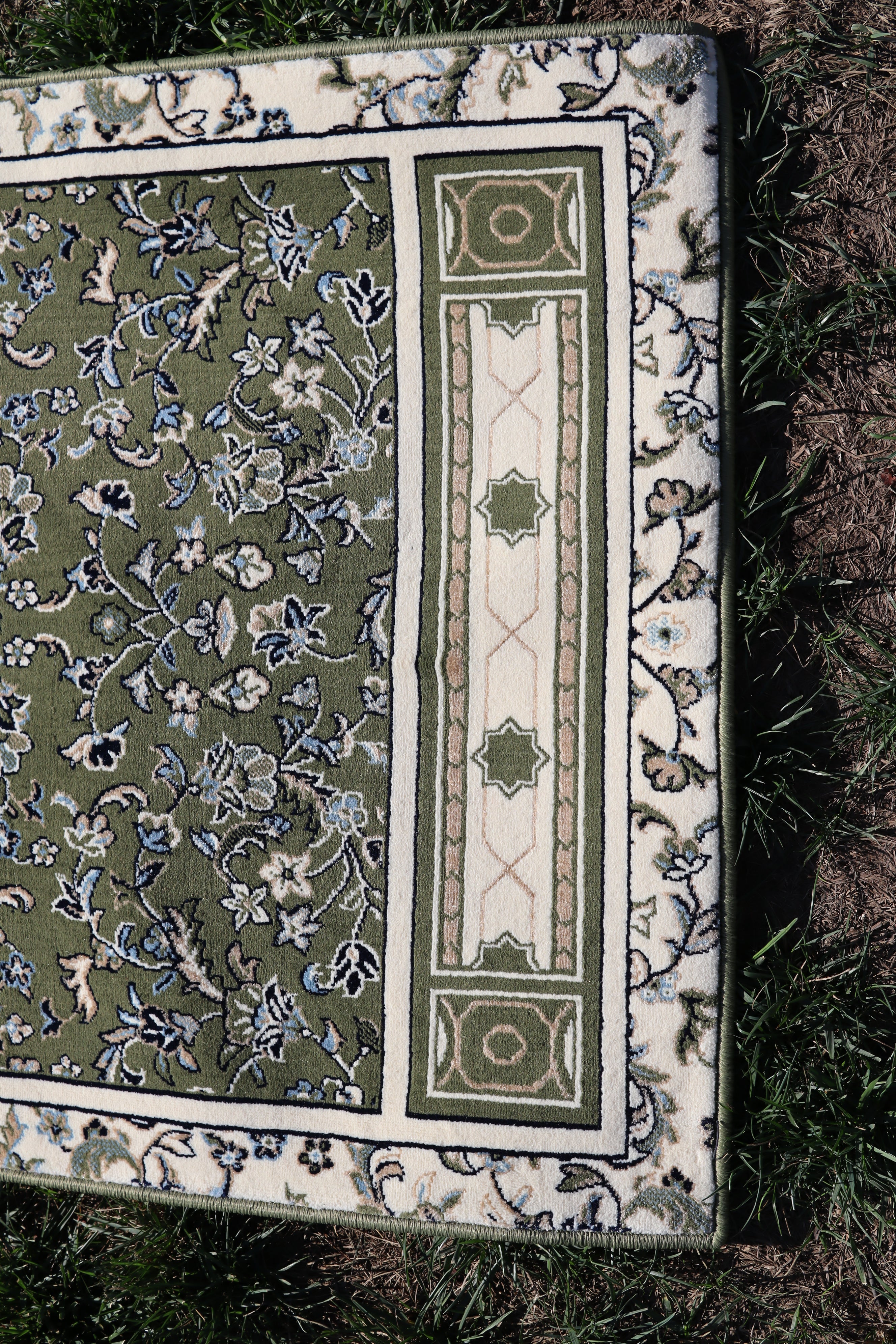 Medina Curved Carpet 0346-Green by Burdaclothing