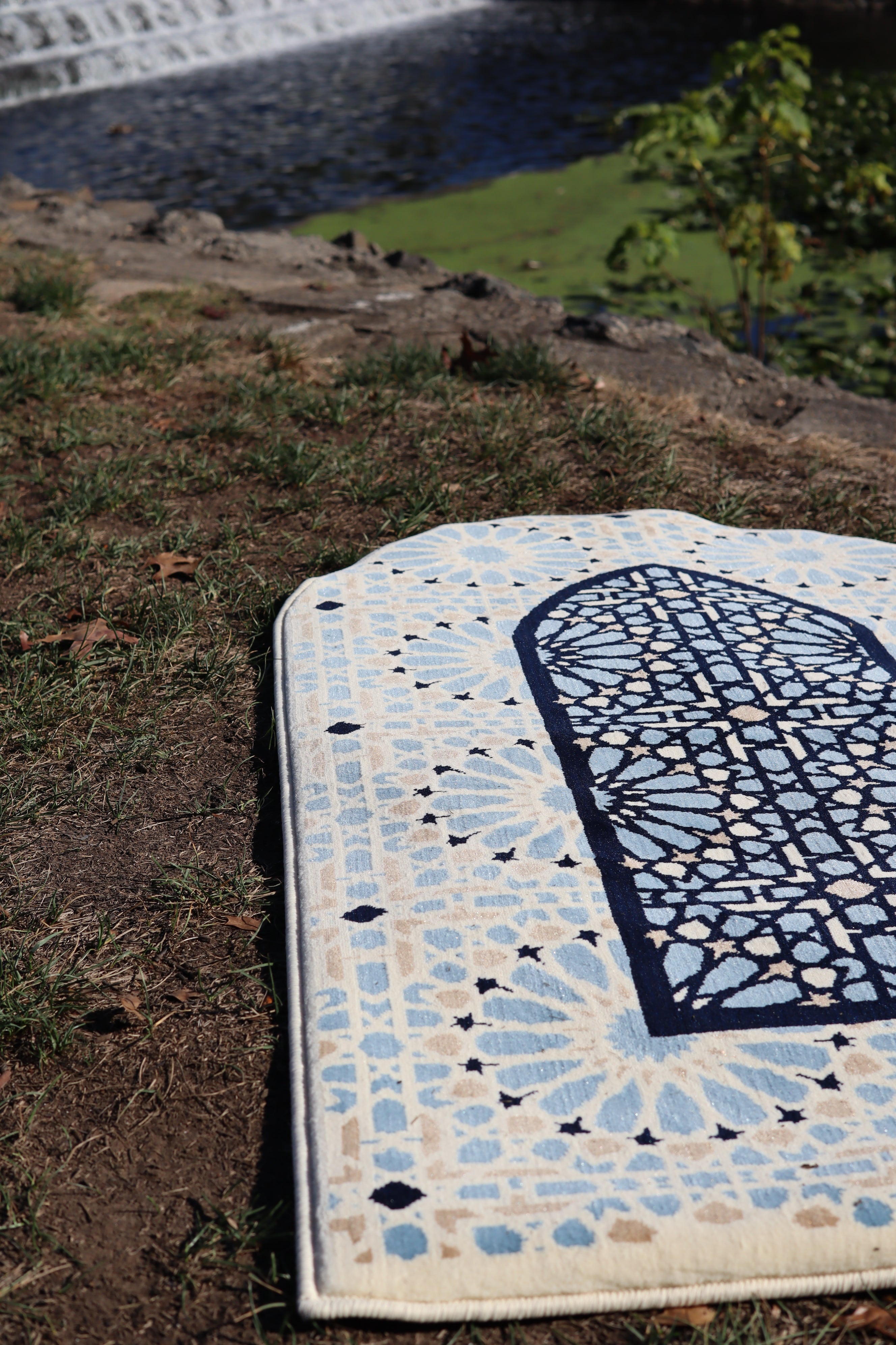 Medina Curved Carpet 0365-Cream by Burdaclothing