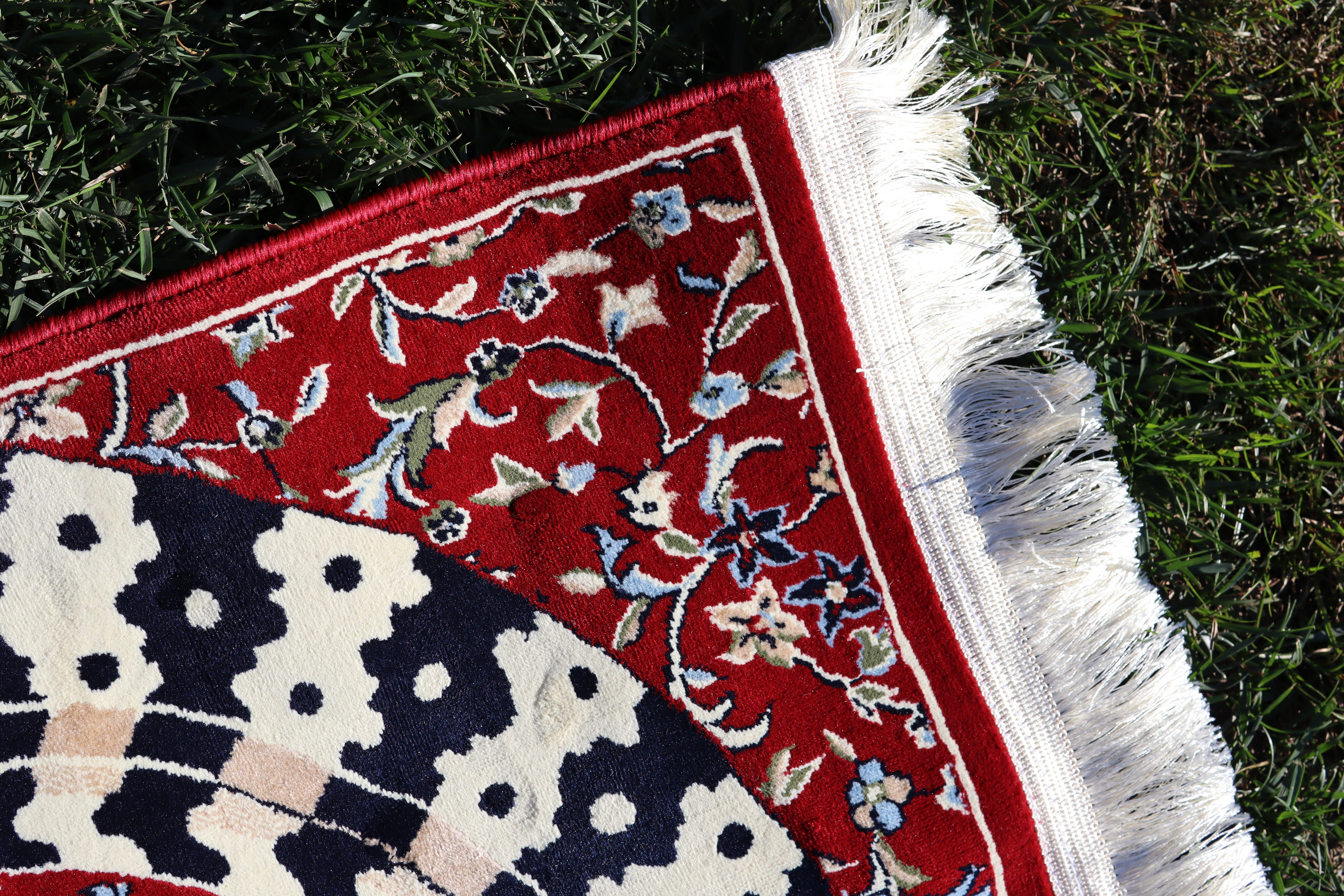 Medina Pillar Carpet 2309-Red by Burdaclothing