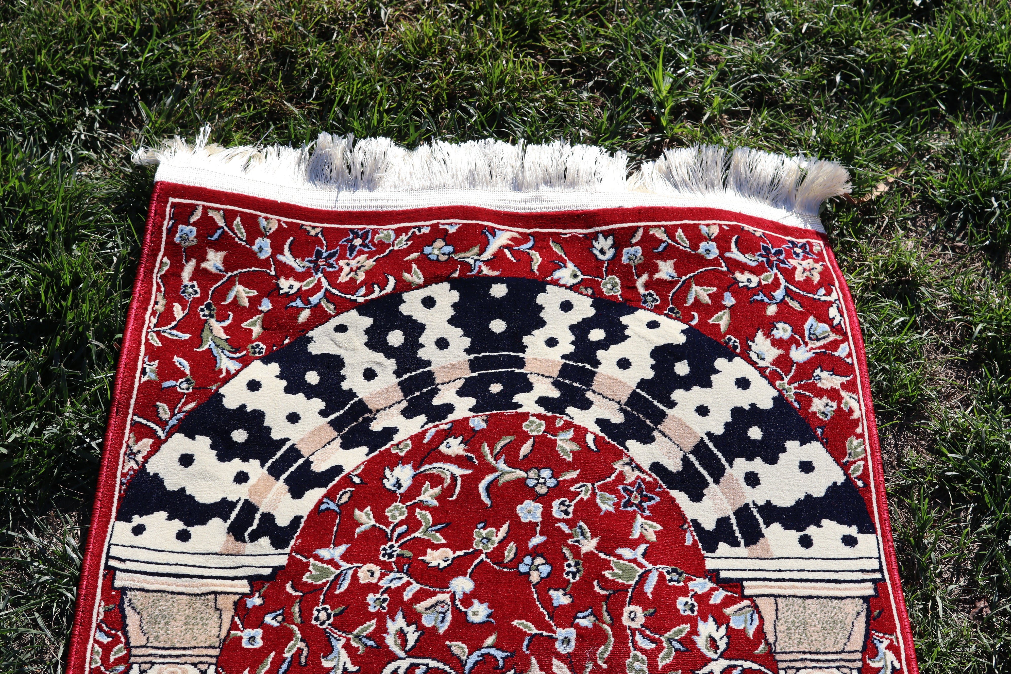 Medina Pillar Carpet 2309-Red by Burdaclothing