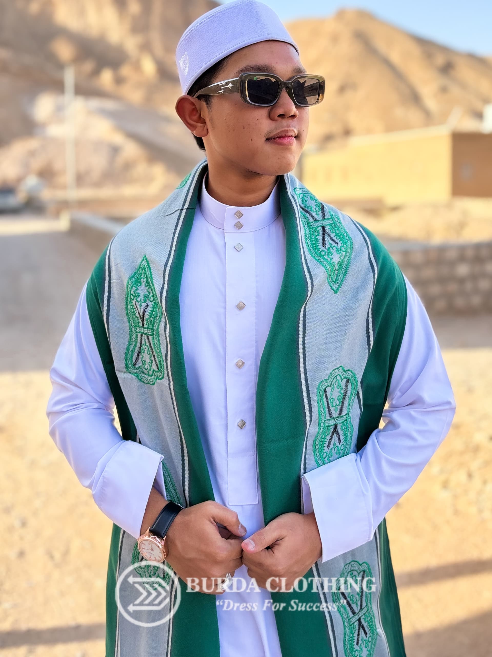 Yemeni Shawls Pleated Green by Burdaclothing