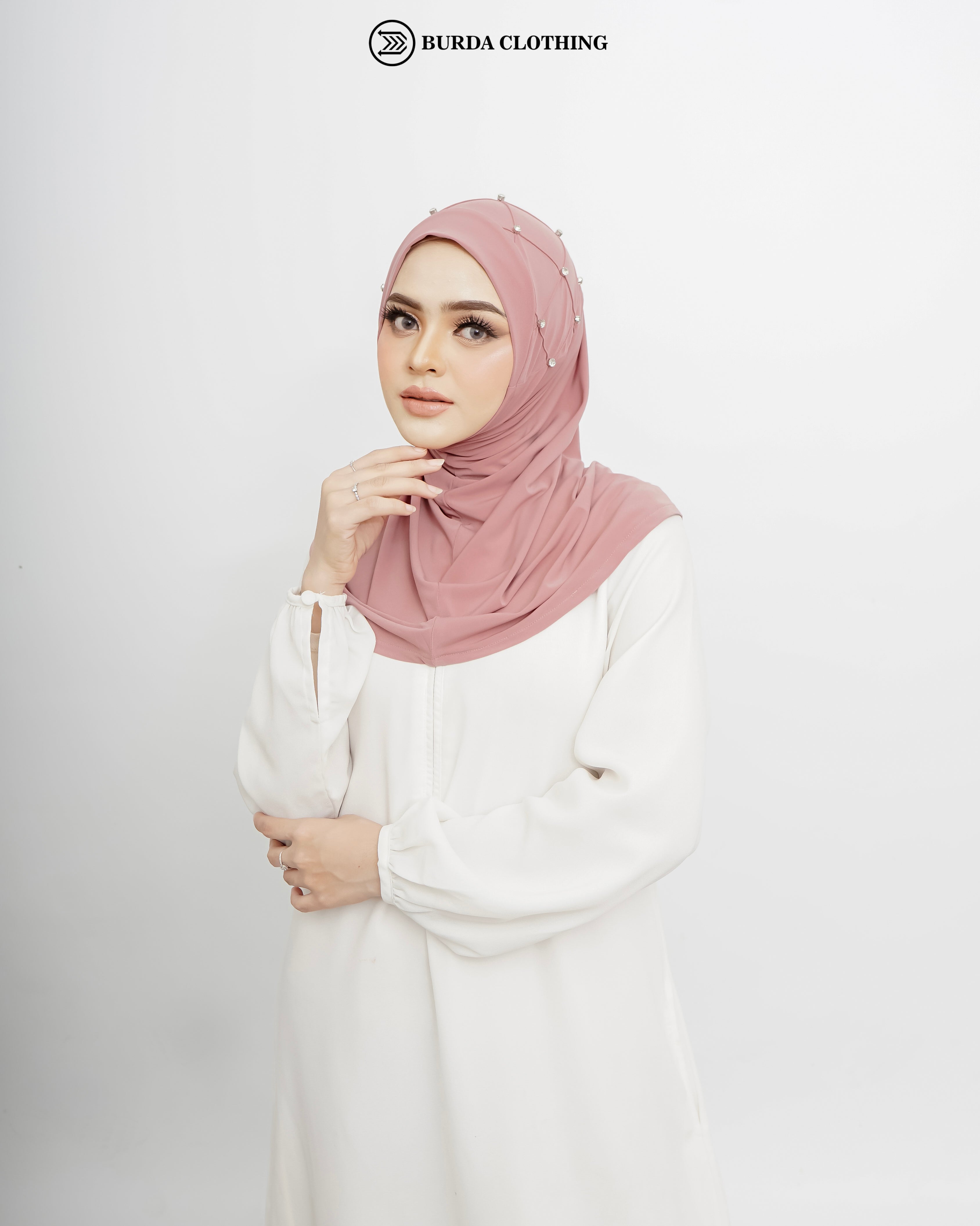 Pull on Hijab with stone (Jersey)