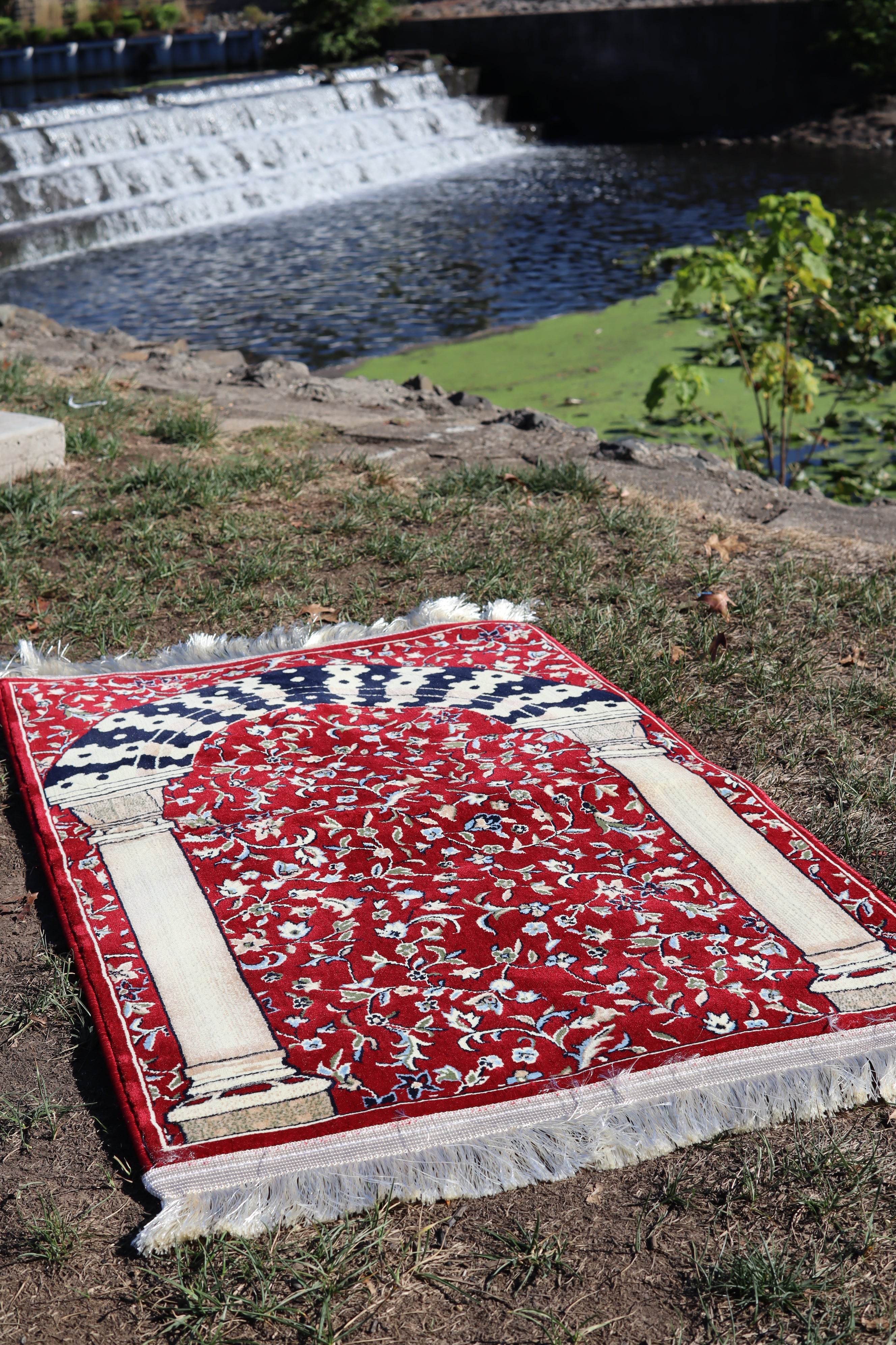 Medina Classic Carpet-Red