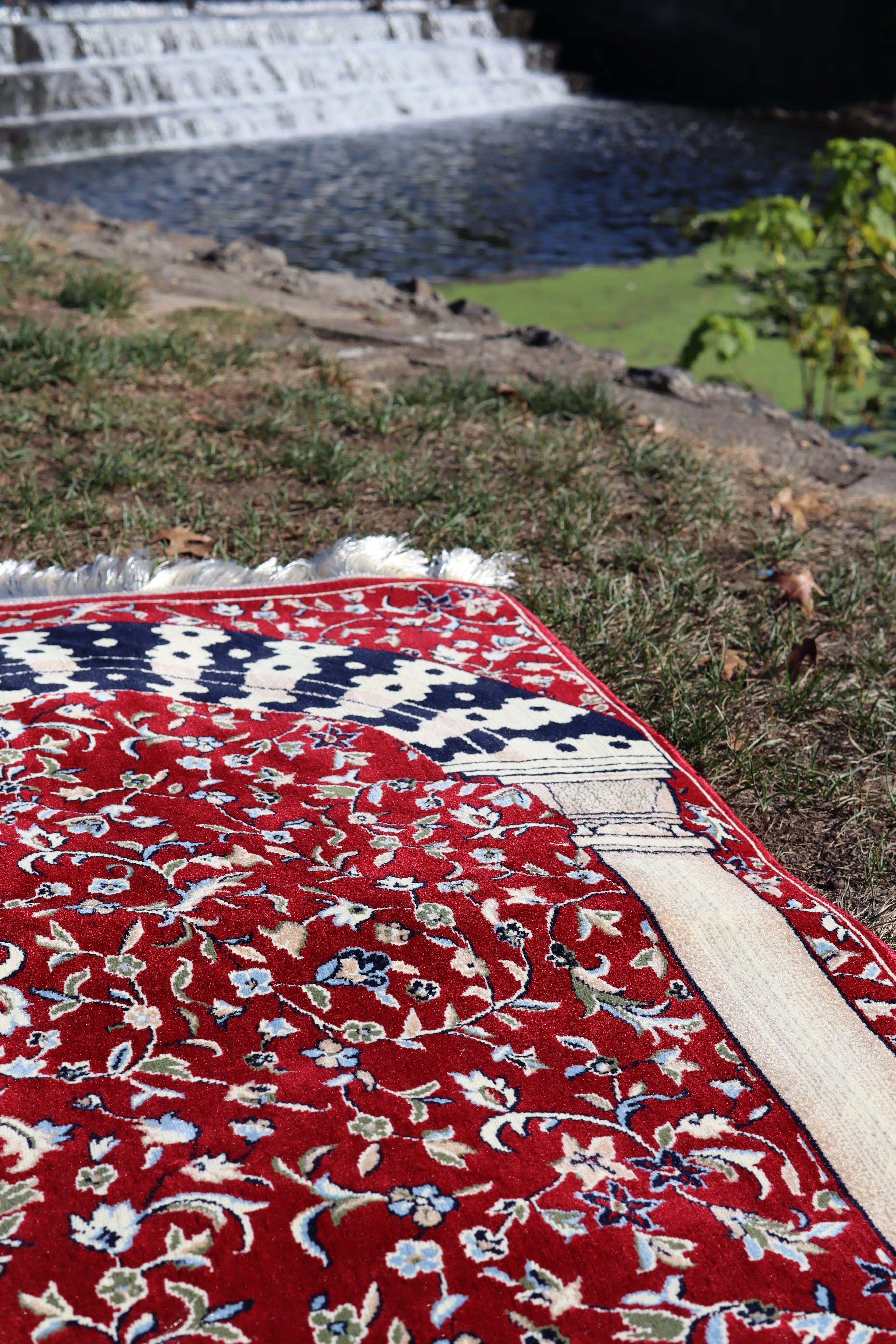 Medina Classic Carpet-Red