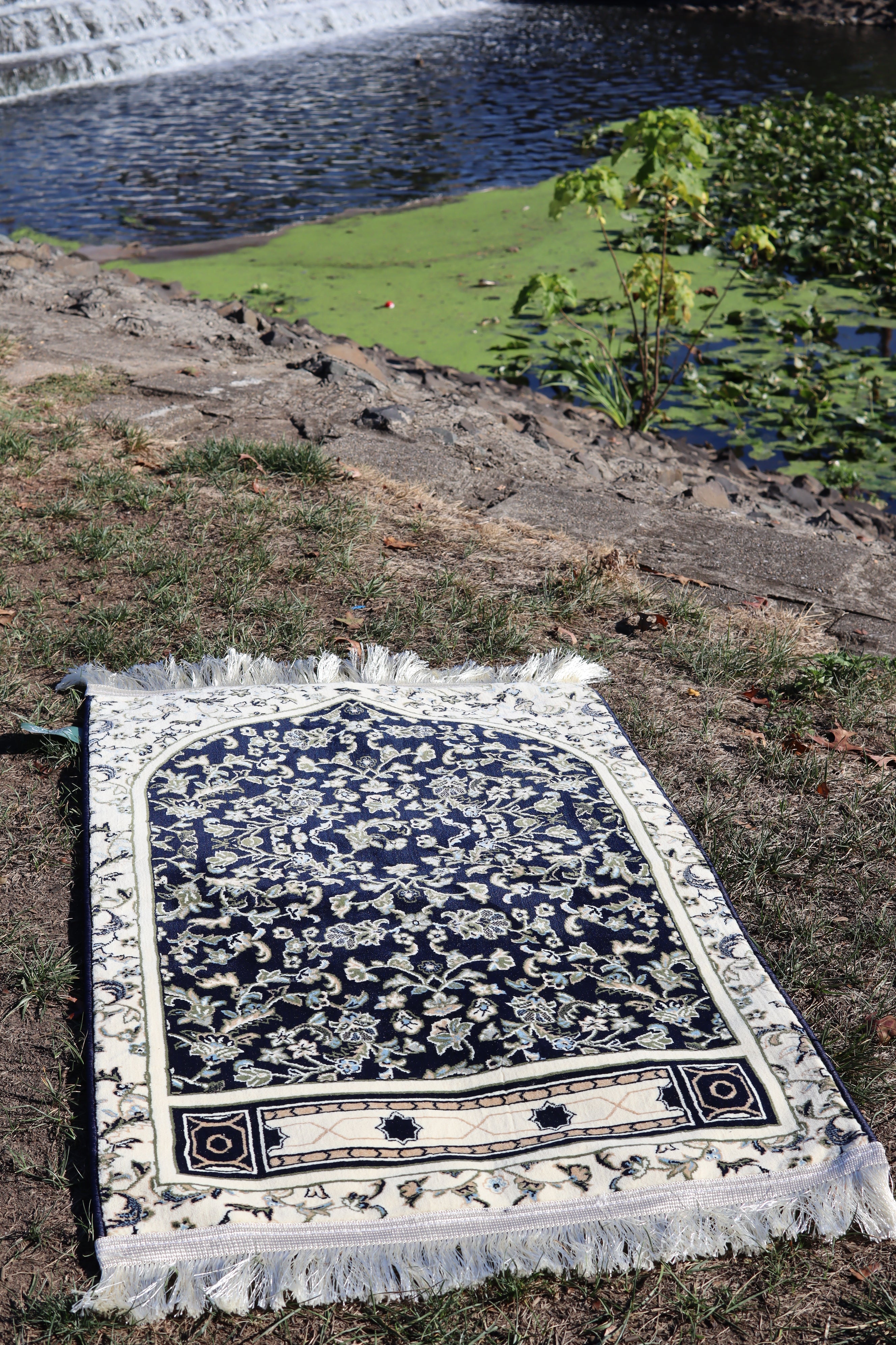 Medina Classic Carpet-Navy