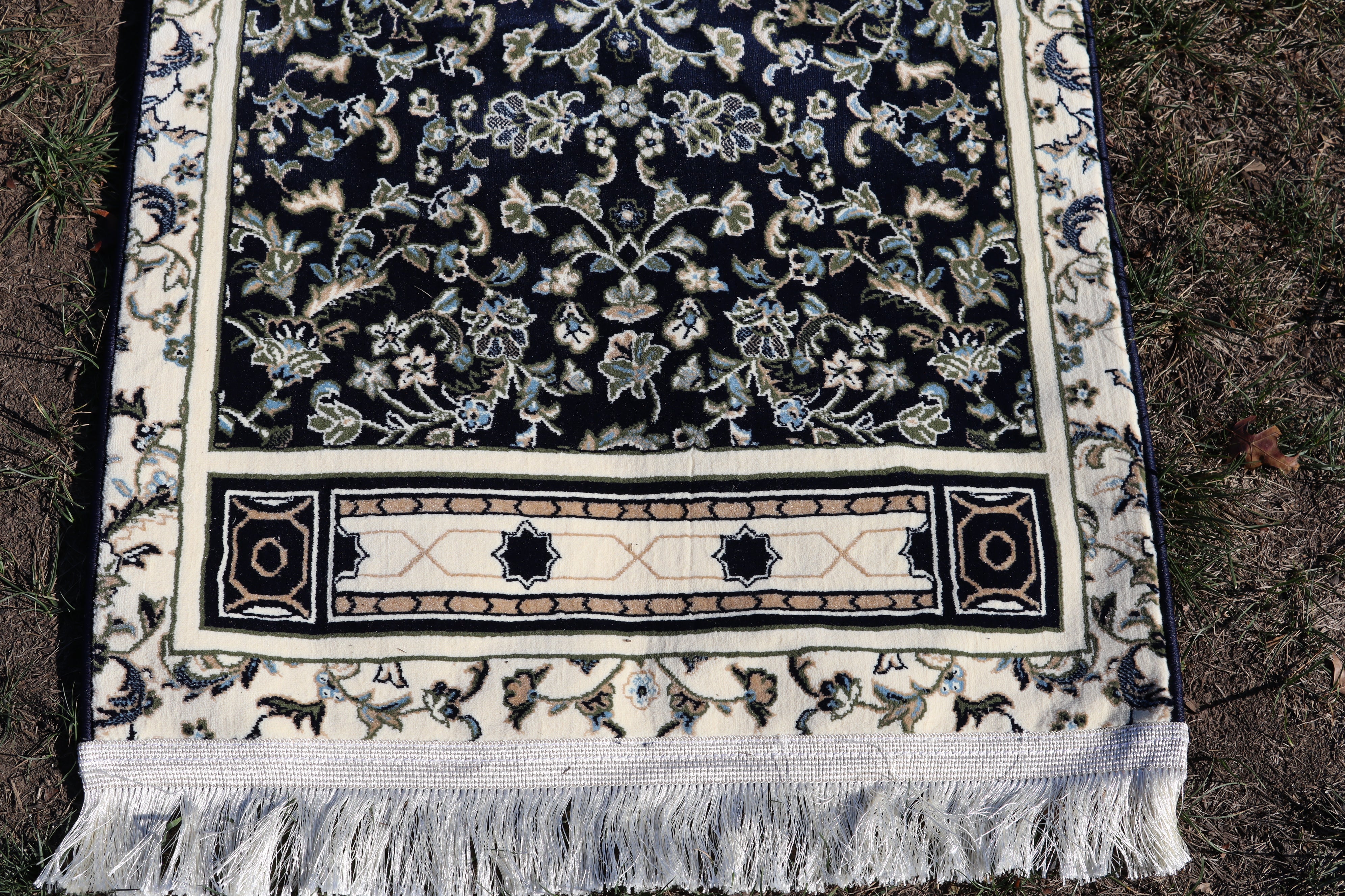 Medina Classic Carpet-Navy