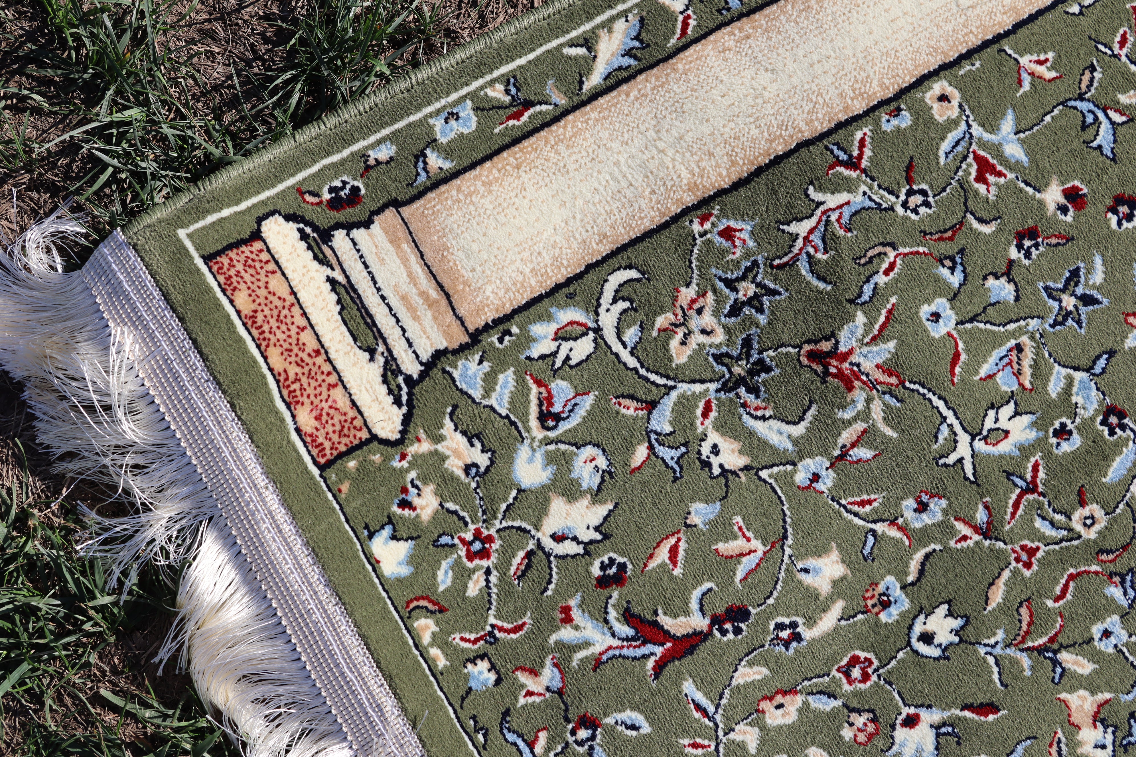 Medina Pillar Carpet-Green - Burdaclothing