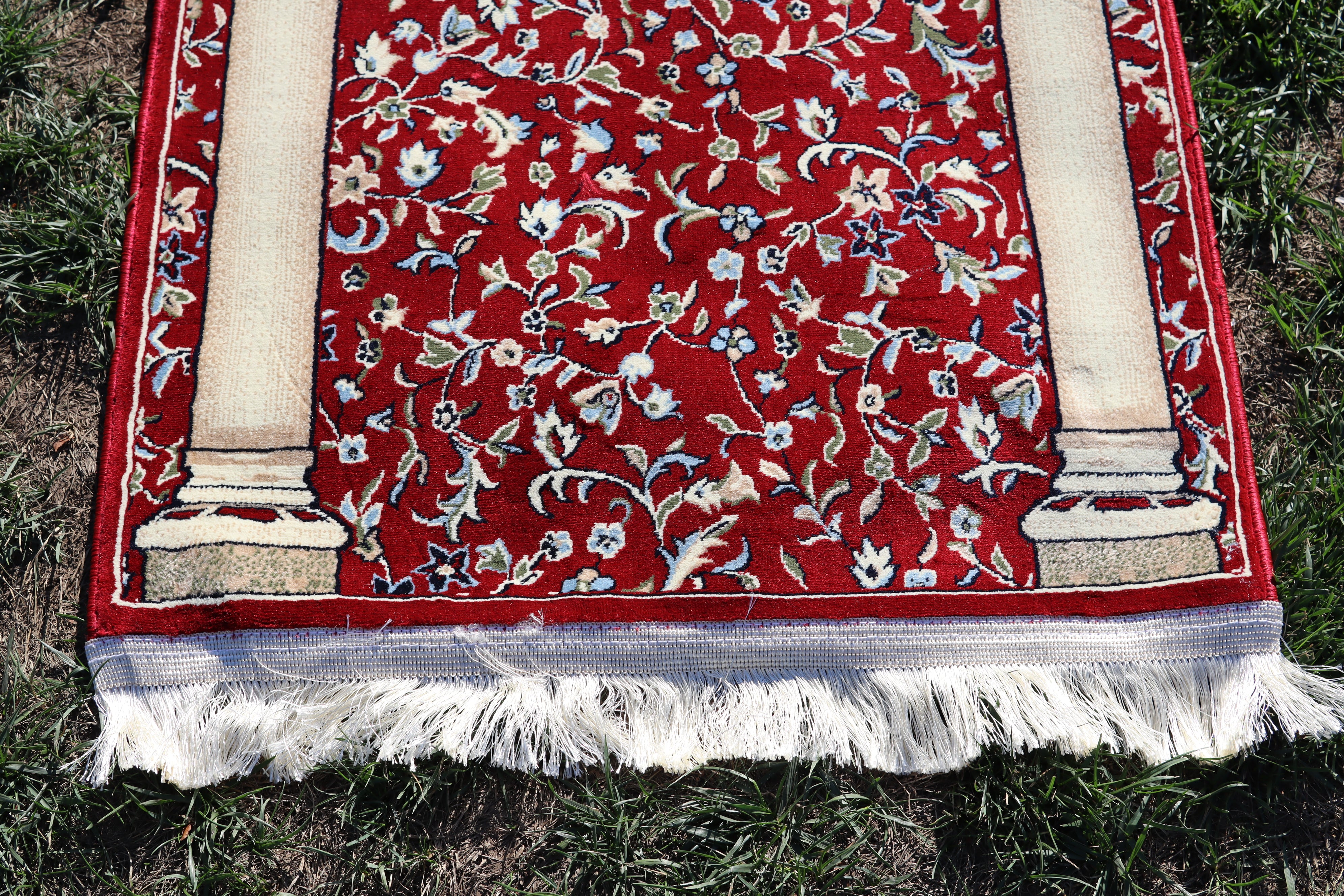 Medina Pillar Carpet-Red