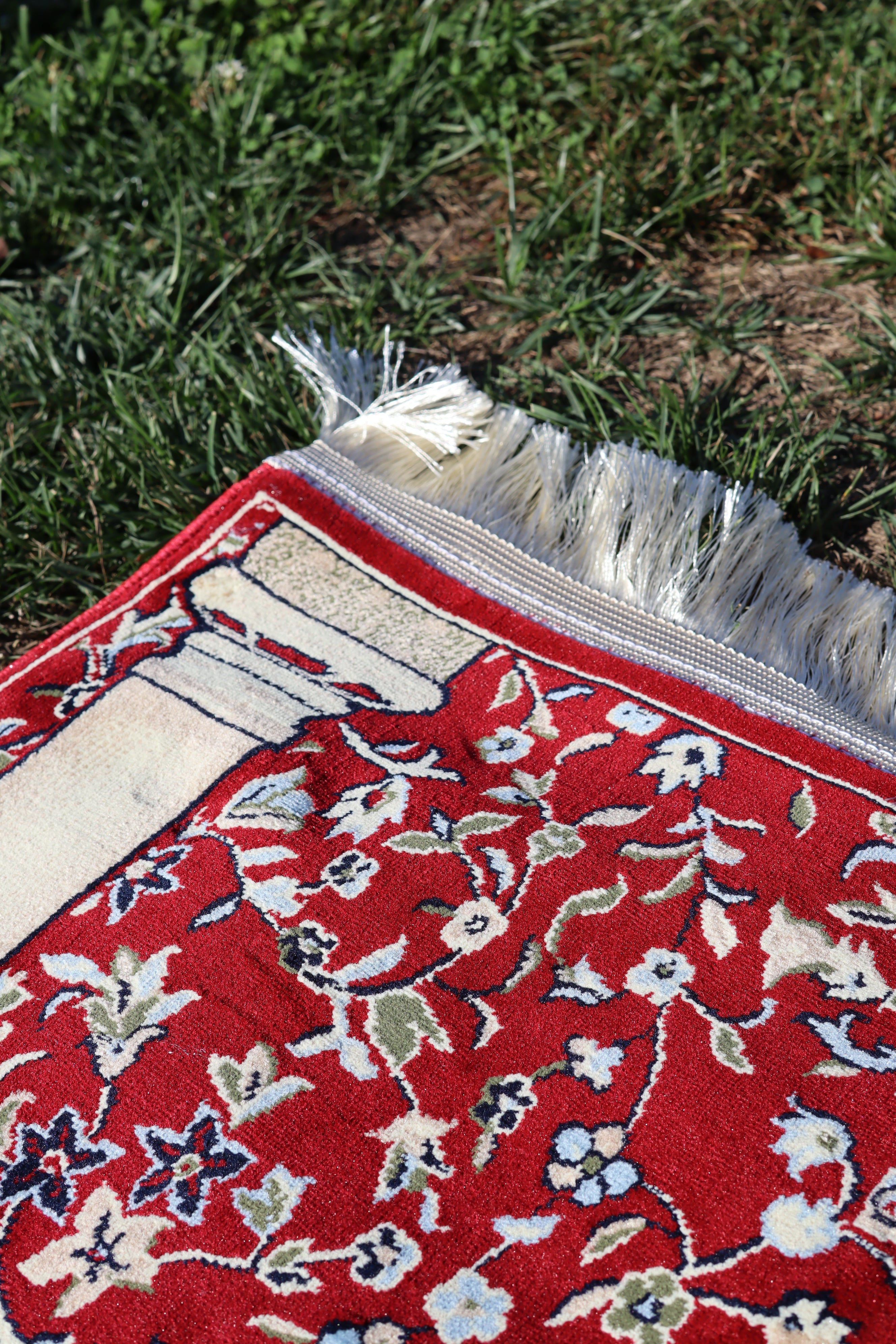 Medina Pillar Carpet-Red