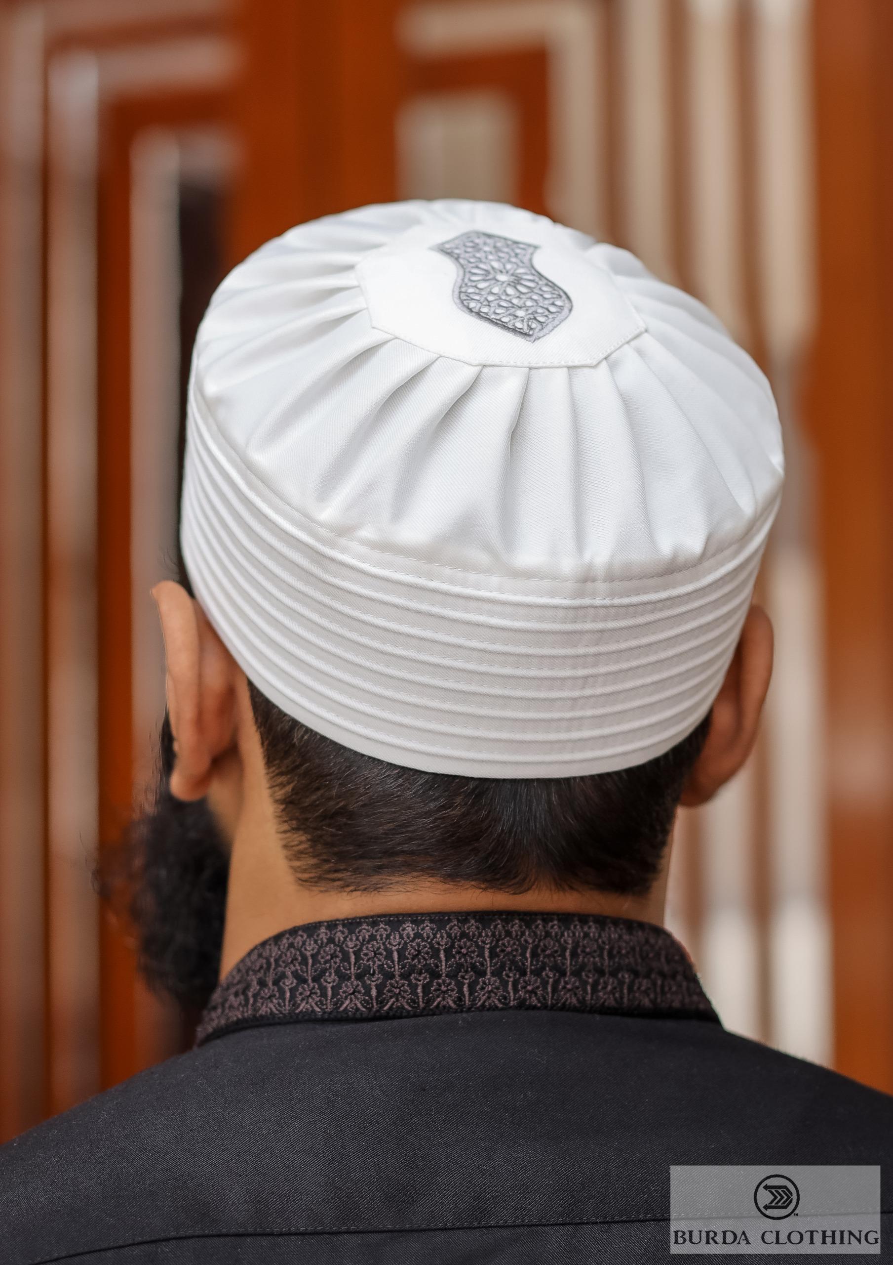 Burdaclothing 21 XS / Off-White (Silver Pleat) Sandal Pleated Kufi S008