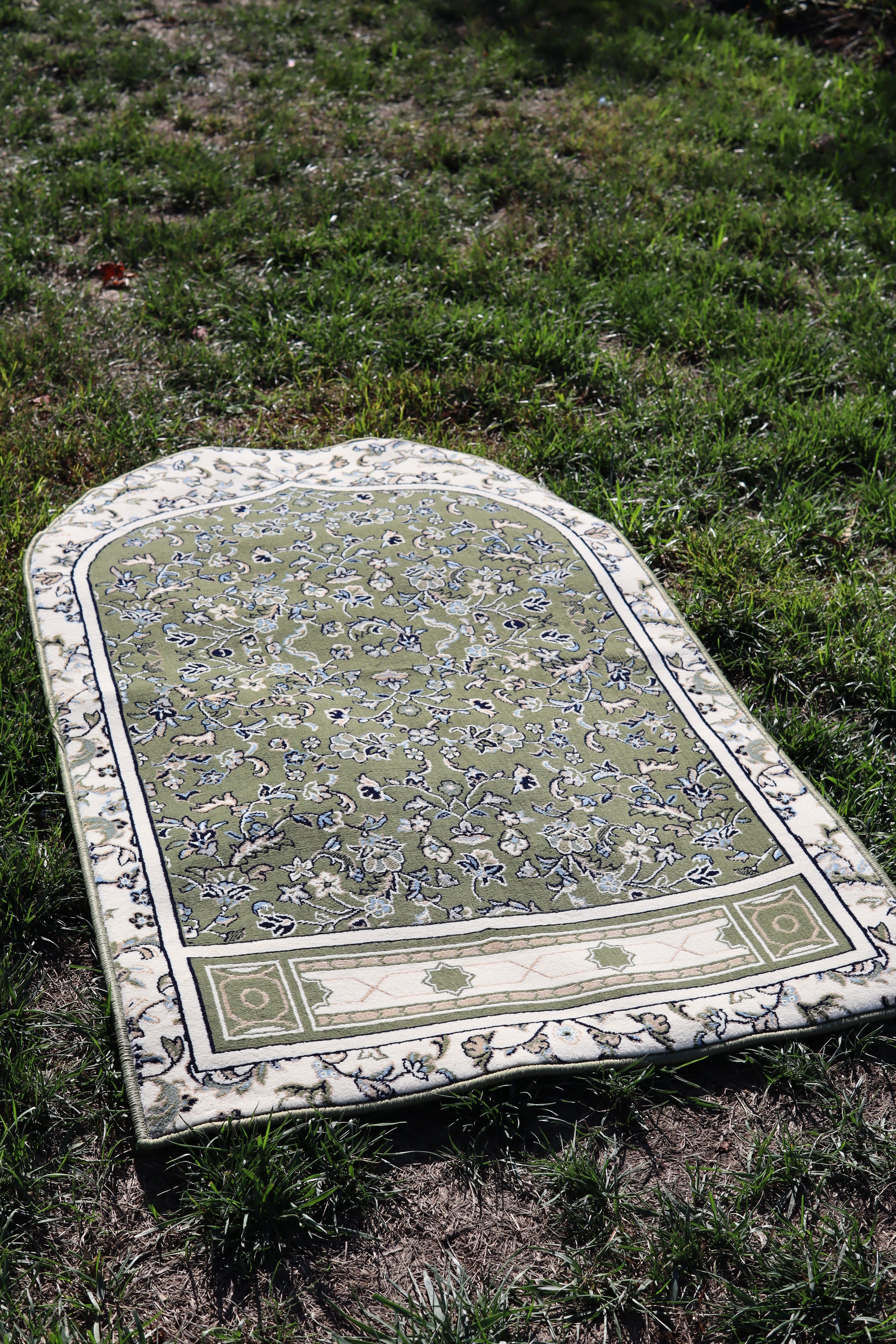 Medina Curved Carpet 0346-Green by Burdaclothing