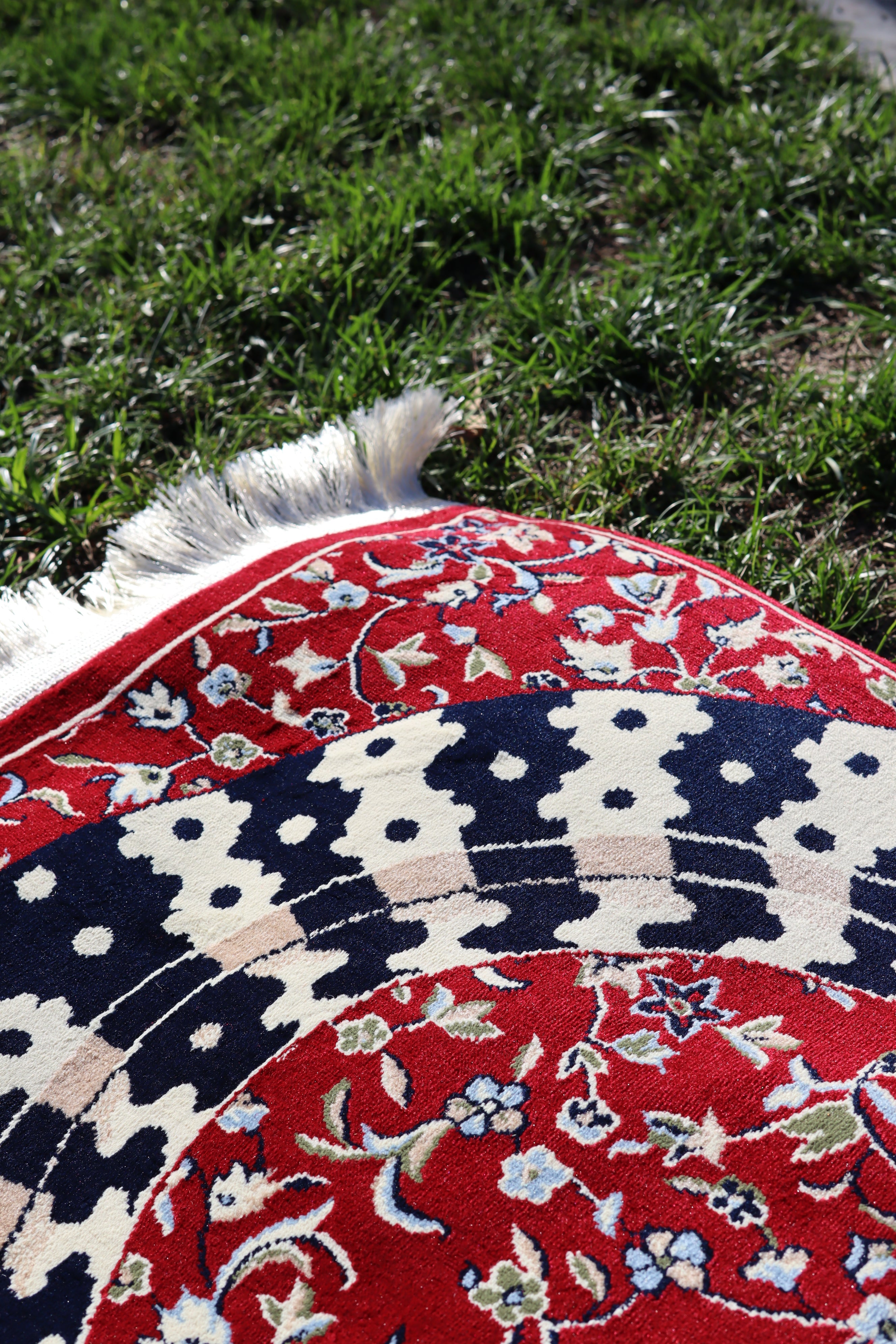 Medina Pillar Carpet 2309-Red by Burdaclothing