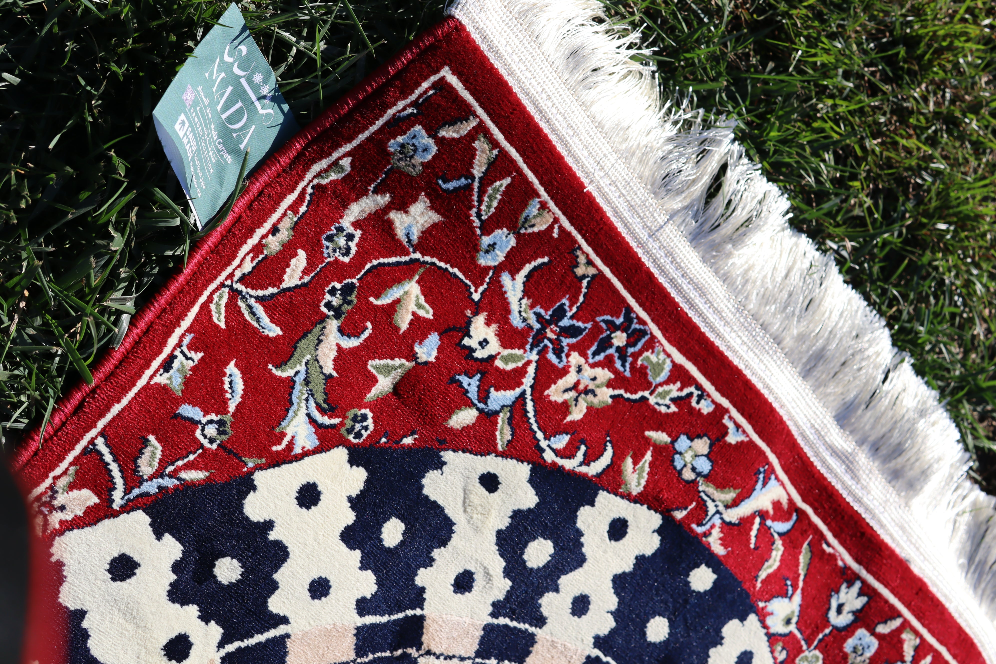 Medina Pillar Carpet 2309-Red by Burdaclothing