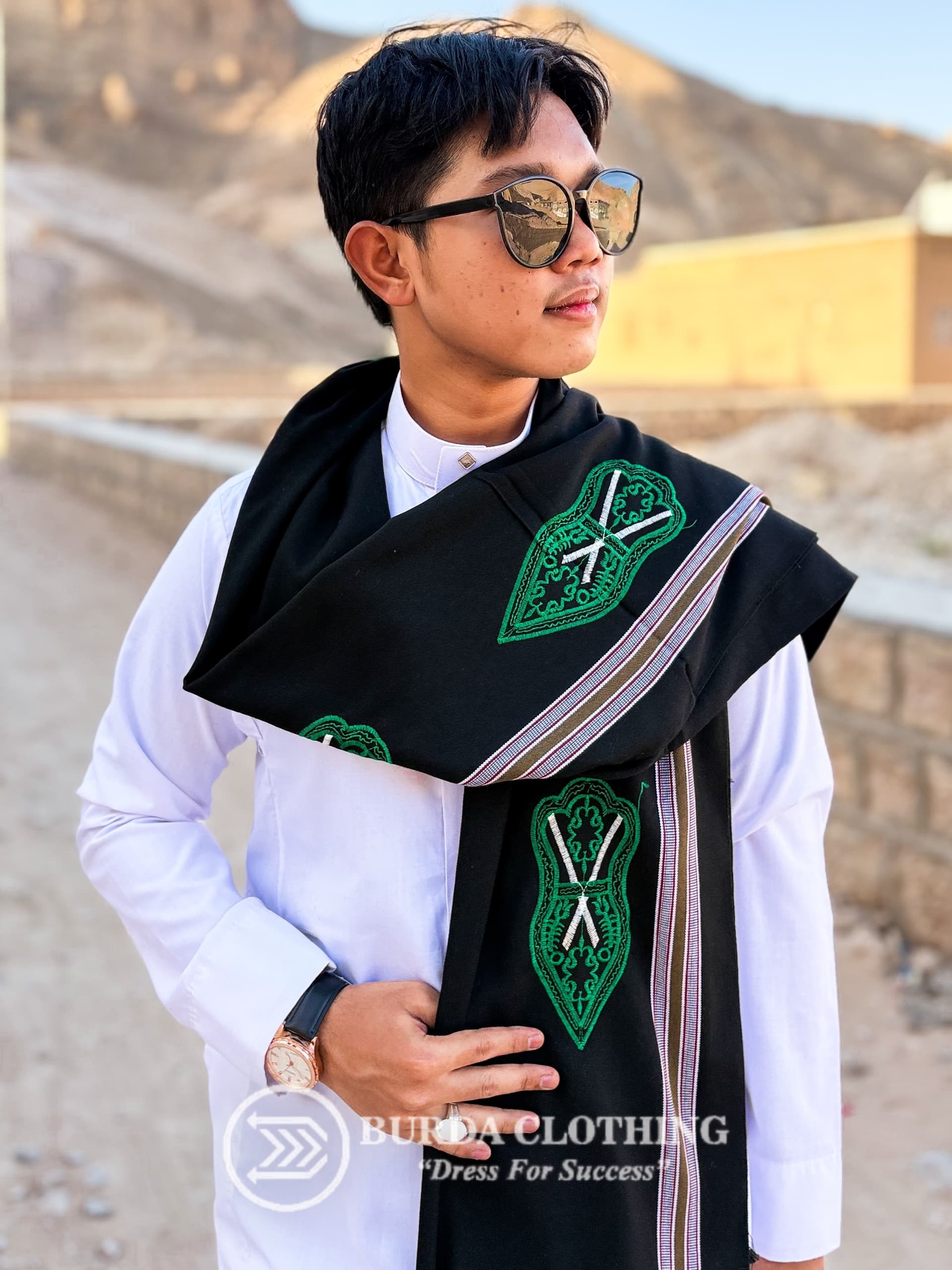 Yemeni Shawls Pleated Black by Burdaclothing