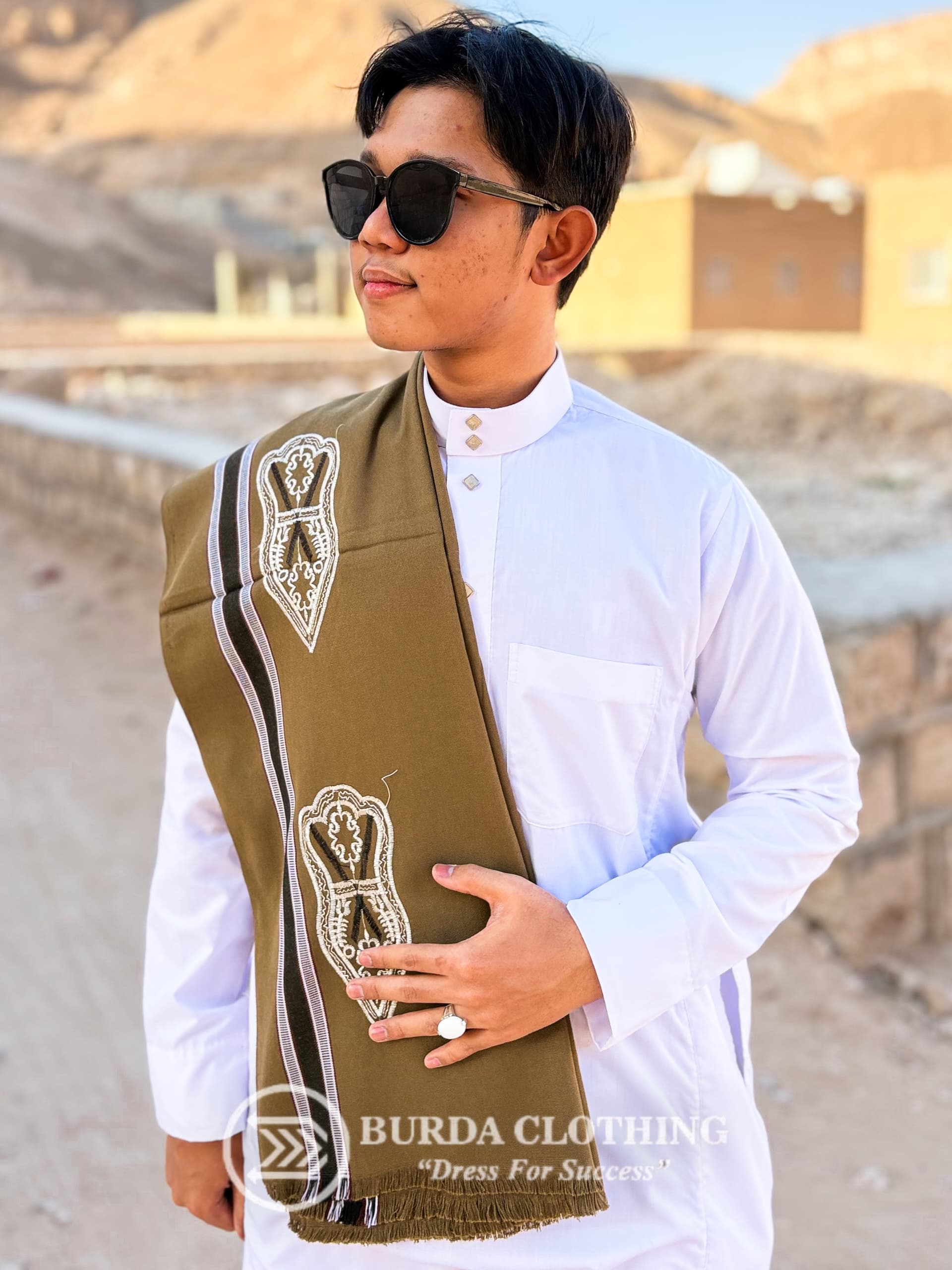 Yemeni Shawls Pleated Brown by Burdaclothing